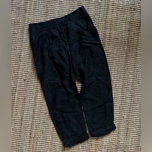 Wilfred/Aritzia Black cropped linen trousers - size 2